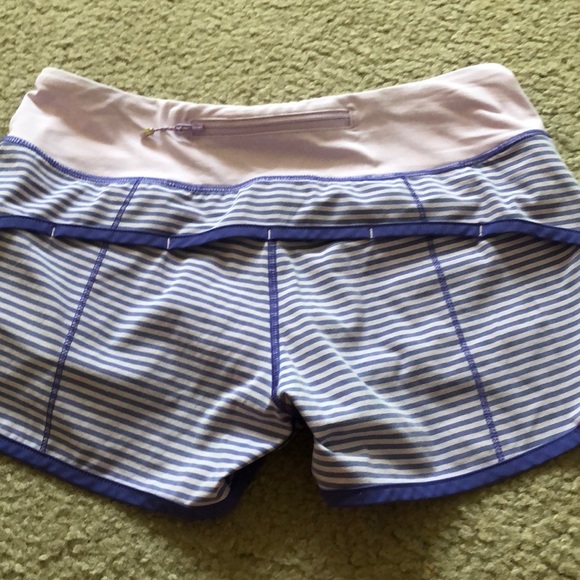 Lululemon shorts size 4 - Picture 2 of 7